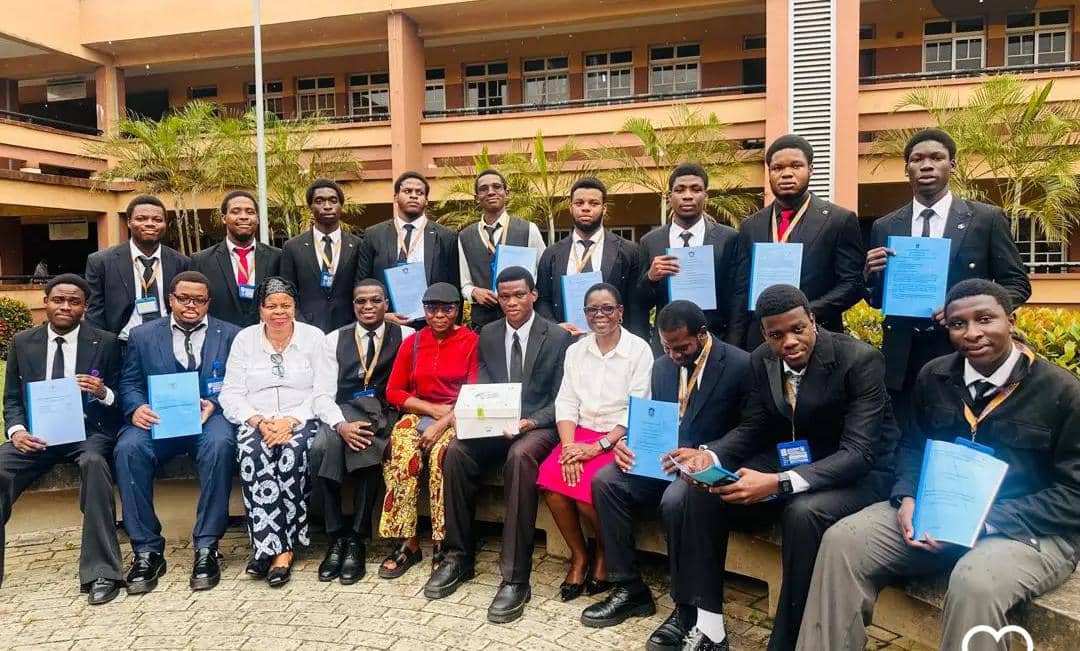 CCI Yaba students' community group photo